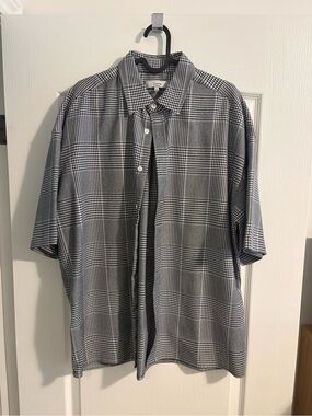 Men's Gray Plaid Short-Sleeve Button-Down Shirt